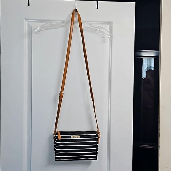 Kenneth Cole Reaction small crossbody black bag with white stripes - Picture 1 of 3